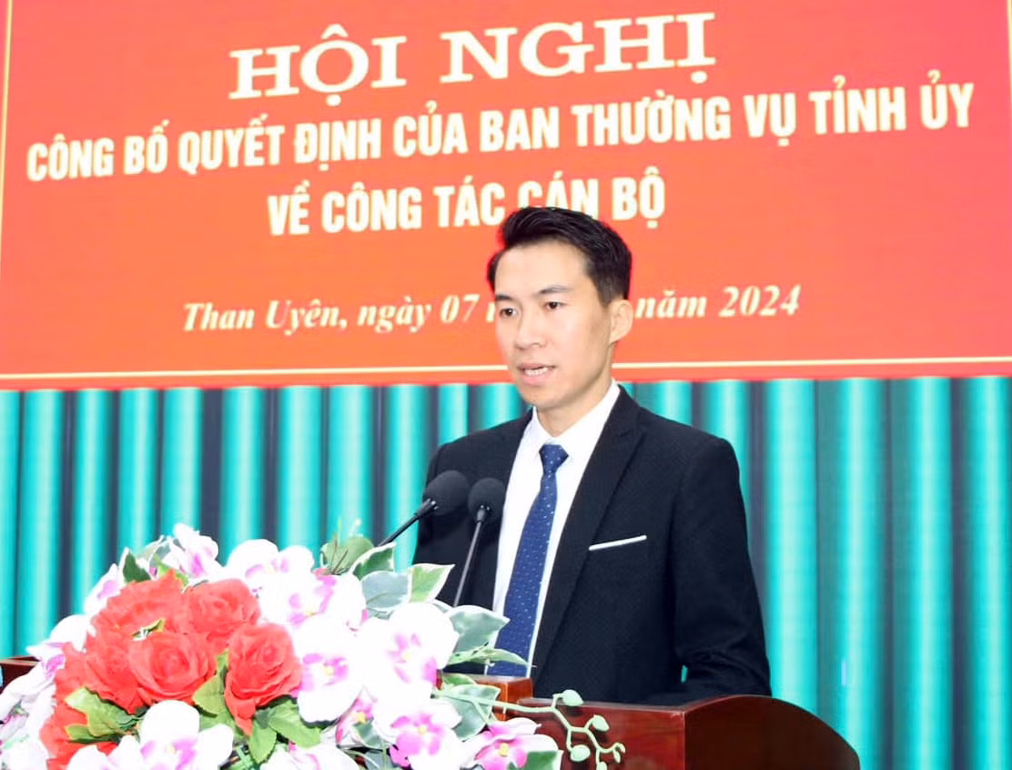 Tân Phó Bí thư Huyện ủy Than Uyên Lò Minh Hiếu. Ảnh: TĐLC Tân Phó Bí thư Huyện ủy Than Uyên Lò Minh Hiếu. Ảnh: TĐLC