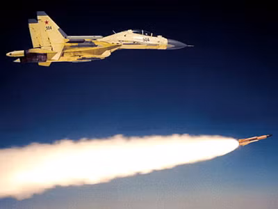 Tiêm kích Su-30 Không quân Nga phóng tên lửa Kh-31P