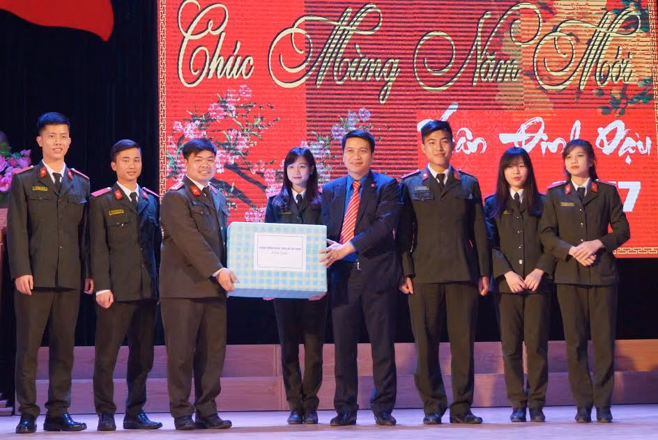Ban Bí thư T.Ư Đoàn chúc Tết các cơ quan, đơn vị ảnh 9
