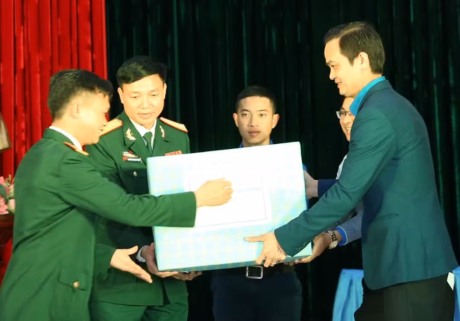 Ban Bí thư T.Ư Đoàn chúc Tết các cơ quan, đơn vị ảnh 5