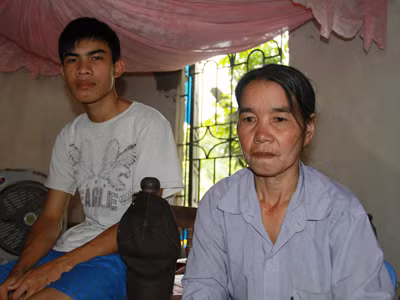 Phạm Văn Đích và mẹ Ảnh: Trường Phong