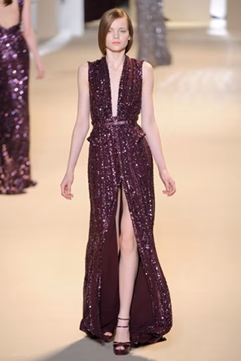 Đây là chiếc váy nằm trong bộ sưu tập của nhãn hiệu danh tiếng Elie Saab