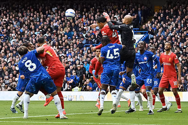 Liverpool thua đậm Chelsea sau khi đã vô địch Ngoại hạng ảnh 23
