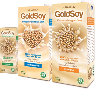 Sản phẩm sữa đậu nành giàu đạm GoldSoy của Vinamilk được làm từ 100% hạt đậu nành không biến đổi gen, được sản xuất trên dây chuyền công nghệ khép kín và hiện đại, từ khâu trộn nguyên liệu đến khâu rót hộp