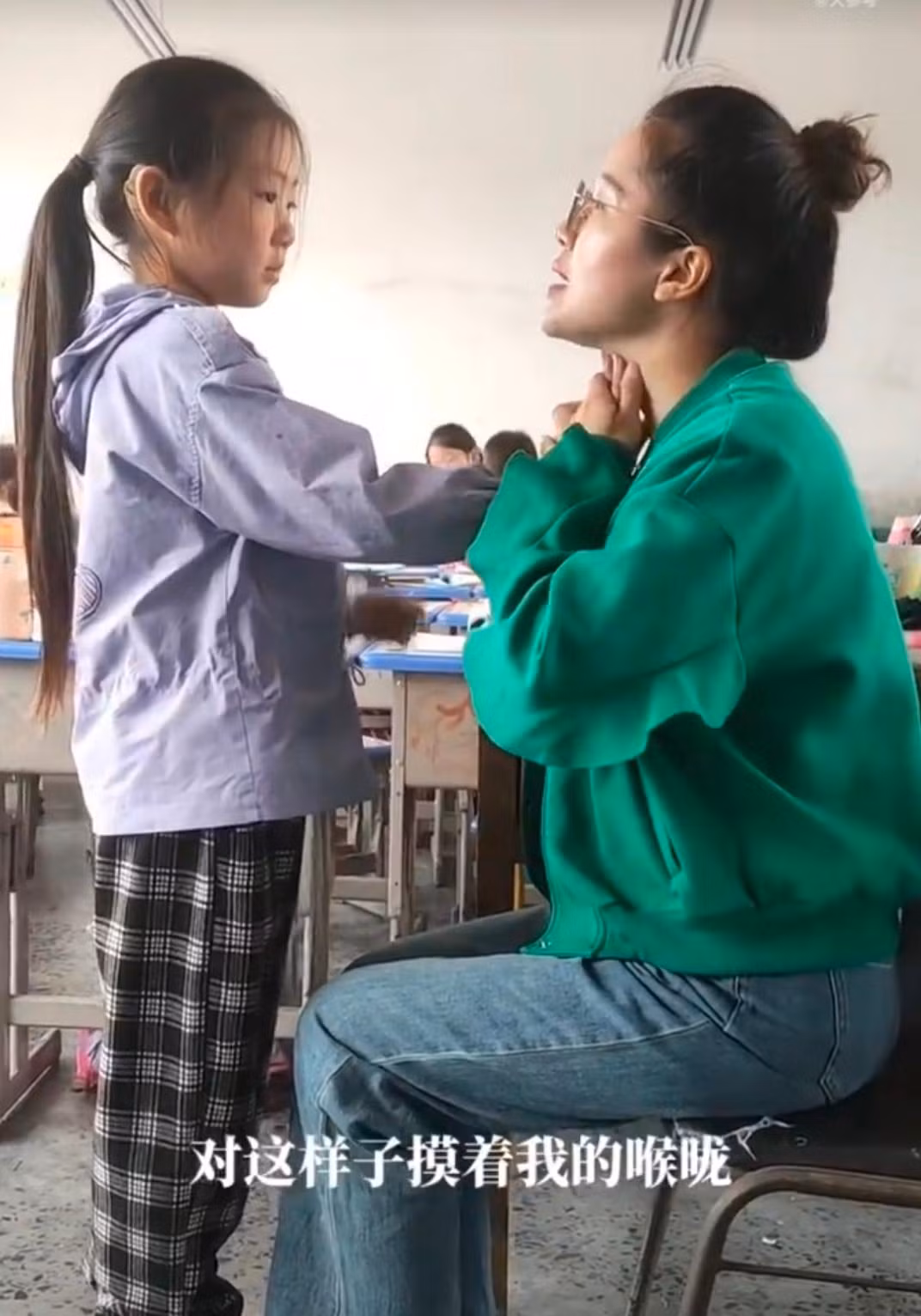 Giáo viên "có tâm" nhất hệ Mặt Trời là đây chứ đâu!