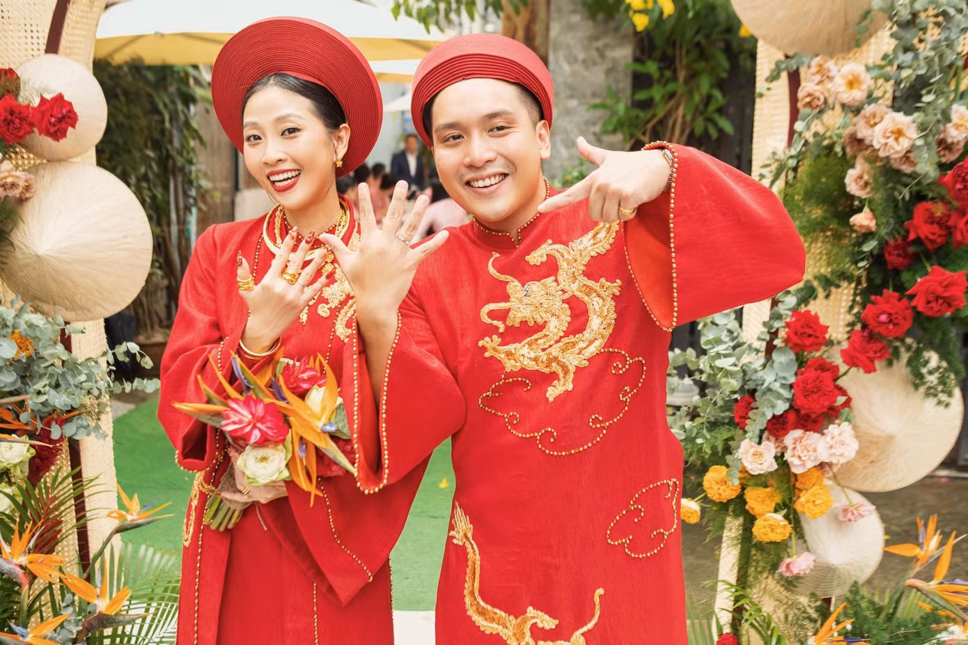 Tà áo dài mang đậm phong cách truyền thống thời xưa. Ảnh: FBNV Tà áo dài mang đậm phong cách truyền thống thời xưa. Ảnh: FBNV