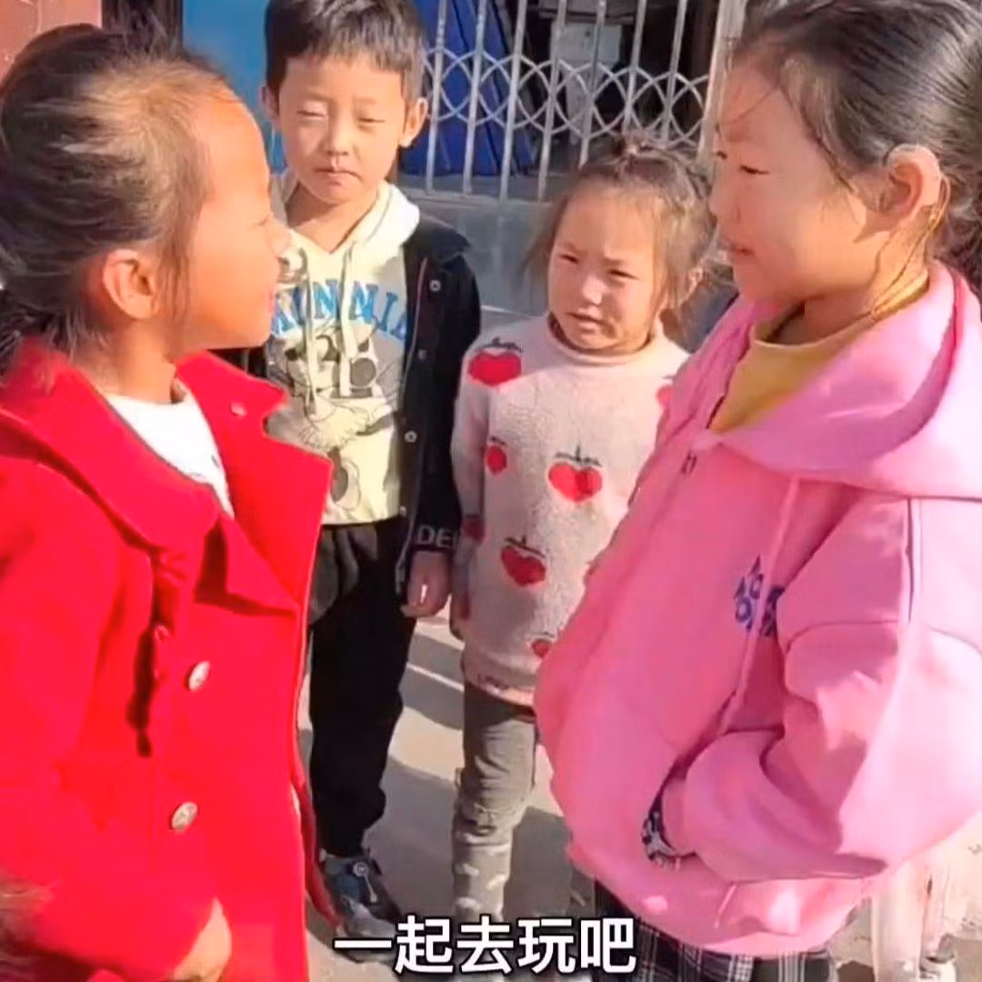 Nhờ sự giúp đỡ của các bạn, Điền Tuyết Khiết đã bắt đầu học cách nói chuyện.