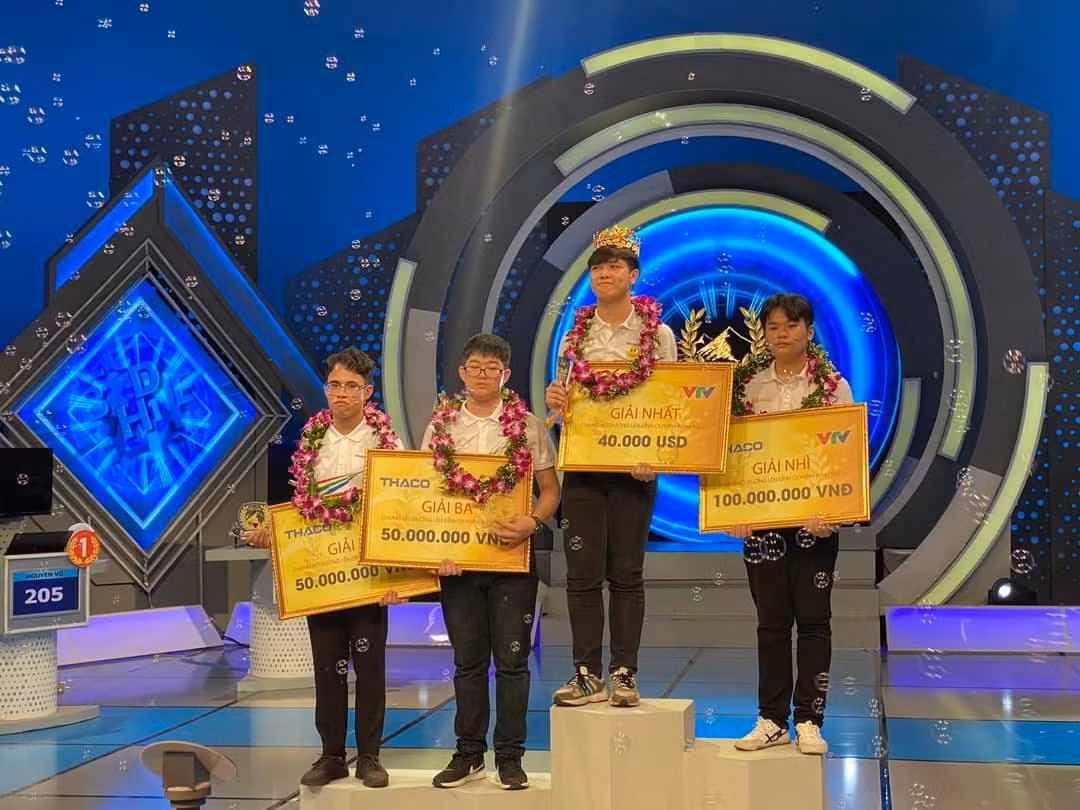 Nguyên Vũ xuất sắc trở thành Quán quân Đường Lên Đỉnh Olympia năm thứ 22. Ảnh: Fanpage Đường Lên Đỉnh Olympia
