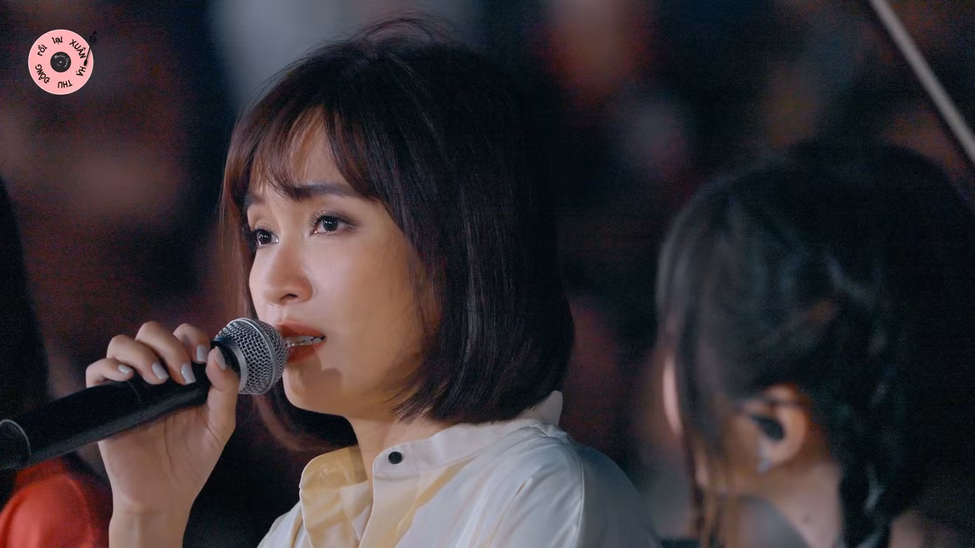Đây là lần đầu tiên Ái Phương chia sẻ về nỗi đau mất mẹ khiến nhiều người xúc động.
