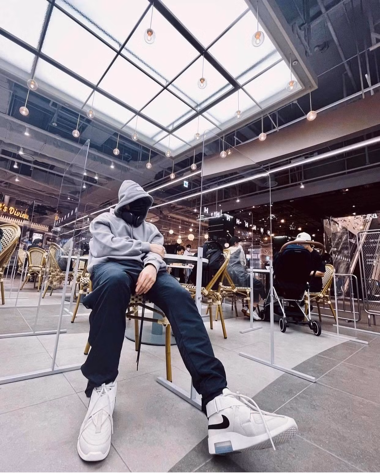 Góc ảnh tương tự giọng ca Hai Bàn Tay được nam rapper đăng tải.