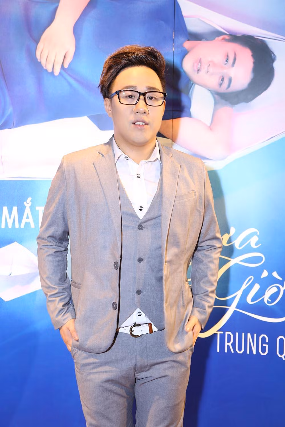 Hình ảnh quen thuộc trước đây của nam ca sĩ.