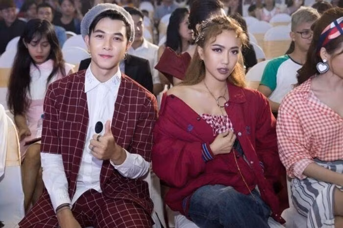 Hay khi đã màu sắc cá tính cũng phải có đôi có cặp.