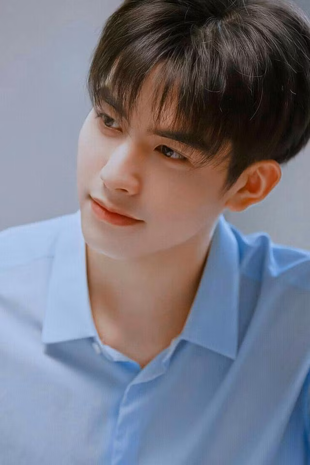 Diễn viên Tống Uy Long là hình mẫu lý tưởng của nhiều cô gái.