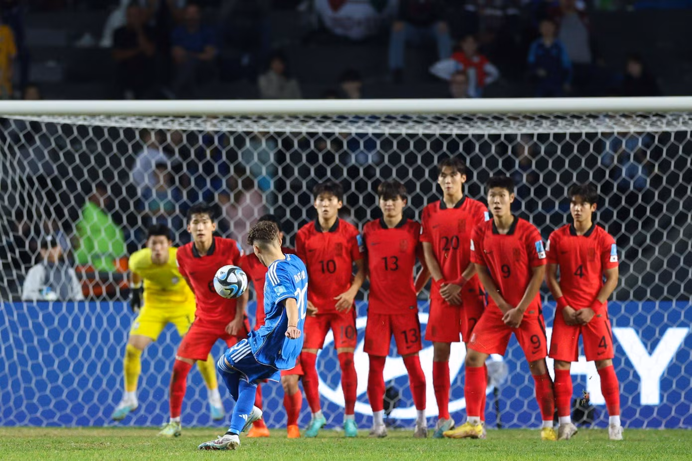 Simone Pafundi lập siêu phẩm loại U20 Hàn Quốc