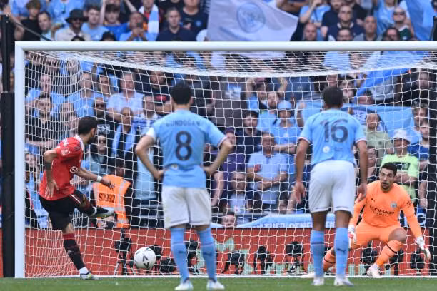 Gundogan lập cú đúp, Man City đánh bại MU 2-1 để giành FA Cup ảnh 24