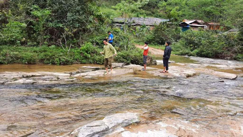 Thăm lại cây cầu làm đổi đời cho bản làng nghèo bên suối Tình yêu ảnh 1 Thăm lại cây cầu làm đổi đời cho bản làng nghèo bên suối Tình yêu ảnh 1
