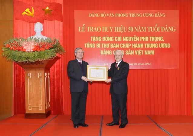 Tổng Bí thư: Cố gắng học và làm theo Bác, xứng đáng là Đảng viên ảnh 2
