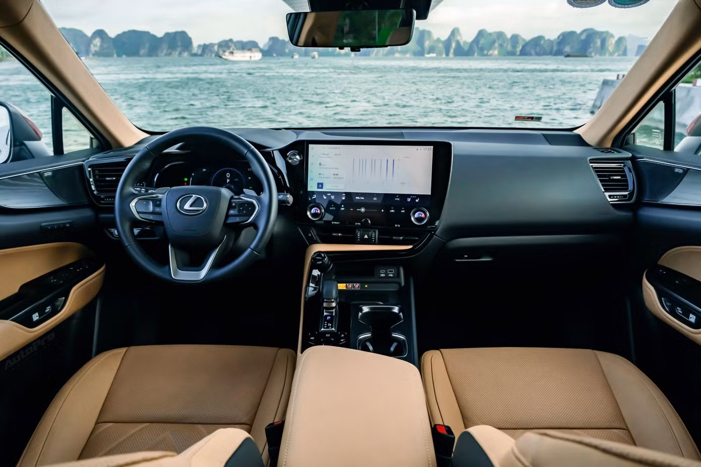 Một NX của “Chương tiếp theo” được thiết kế tinh giản nhưng vẫn giữ được “chất” sang vốn có của Lexus Một NX của “Chương tiếp theo” được thiết kế tinh giản nhưng vẫn giữ được “chất” sang vốn có của Lexus