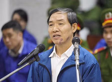 Bị cáo Dương Chí Dũng tại phiên tòa sáng 12/12