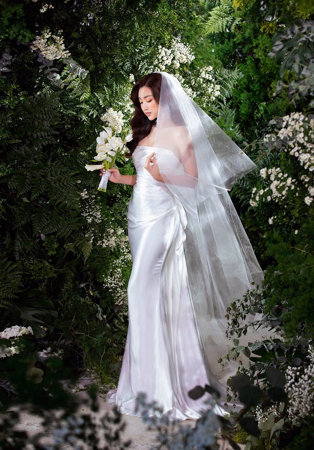 Ở tuổi 25, Đỗ Mỹ Linh được đánh giá là người đẹp nổi bật, có nhiều thành tựu đáng chú ý trong showbiz Việt được nhiều đàn em ngưỡng mộ.