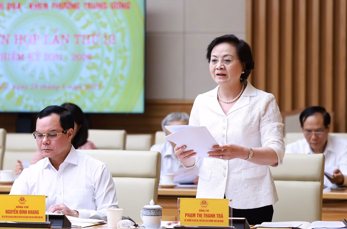 Bộ trưởng Bộ Nội vụ Phạm Thị Thanh Trà phát biểu tại phiên họp. Ảnh: VGP Bộ trưởng Bộ Nội vụ Phạm Thị Thanh Trà phát biểu tại phiên họp. Ảnh: VGP