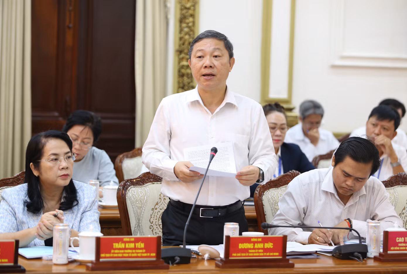 Phó Chủ tịch UBND TPHCM Dương Anh Đức báo cáo tại buổi làm việc.