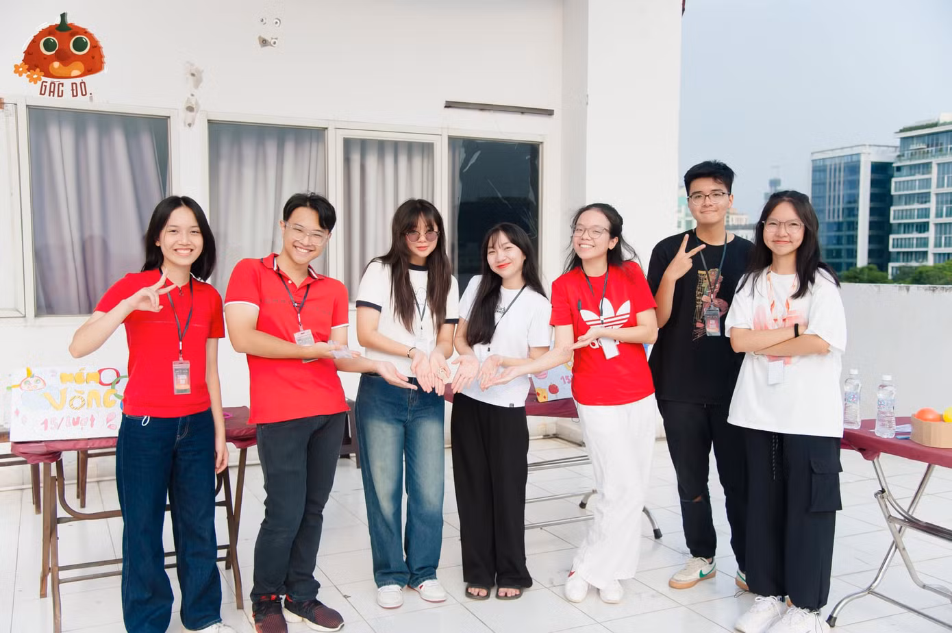 "GẤC ĐỎ." tập trung vào các hoạt động cộng đồng, chung tay vào việc gắn kết các thế hệ và thời đại.