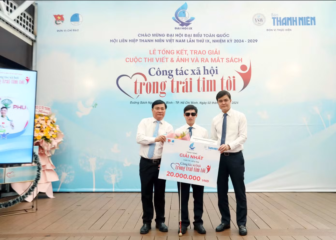Tác phẩm “Sự thấu hiểu và yêu thương dẫn lối…” của tác giả Huỳnh Hữu Cảnh đã xuất sắc vượt qua hàng trăm bài dự thi khác để đạt giải Nhất hạng mục bài dự thi viết, với giải thưởng trị giá 20 triệu đồng.