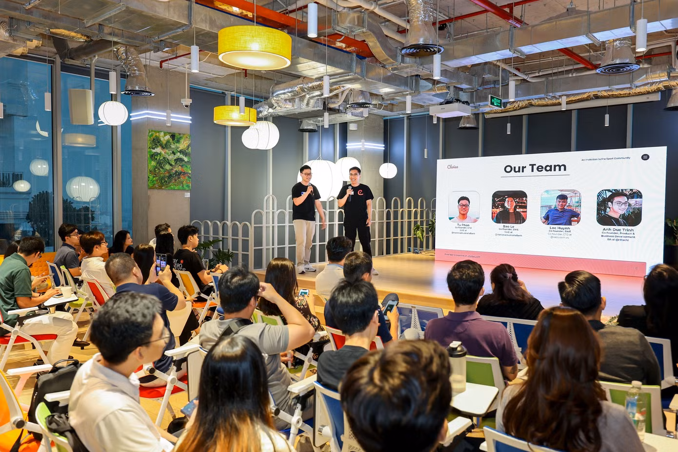 Team sáng lập Choiee đang giới thiệu sản phẩm tại vườn ươm sáng tạo công nghệ UpYouth, ngày 7/9/2024. Team sáng lập Choiee đang giới thiệu sản phẩm tại vườn ươm sáng tạo công nghệ UpYouth, ngày 7/9/2024.
