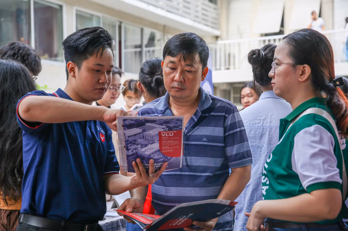 Nhiều trường đưa ra nhiều mức học bổng hấp dẫn trong mùa tuyển sinh năm 2024.