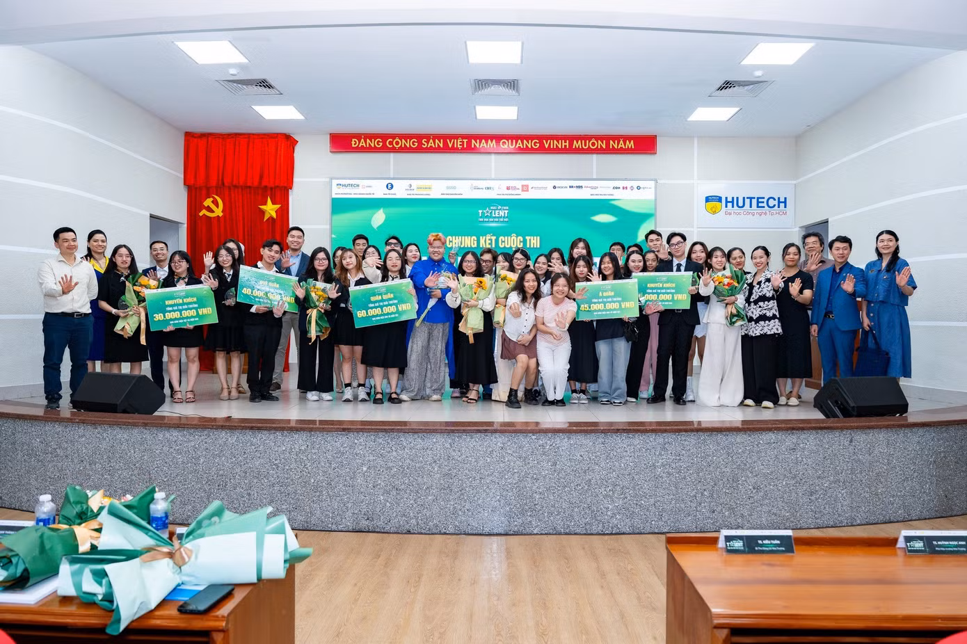 Cuộc thi 'Wake up your talent 2024' do khoa Marketing – Kinh doanh quốc tế, trường ĐH Công nghệ TP. HCM tổ chức, thu hút đông đảo các bạn sinh viên nhiều trường đại học phía Nam tham gia. Cuộc thi 'Wake up your talent 2024' do khoa Marketing – Kinh doanh quốc tế, trường ĐH Công nghệ TP. HCM tổ chức, thu hút đông đảo các bạn sinh viên nhiều trường đại học phía Nam tham gia.