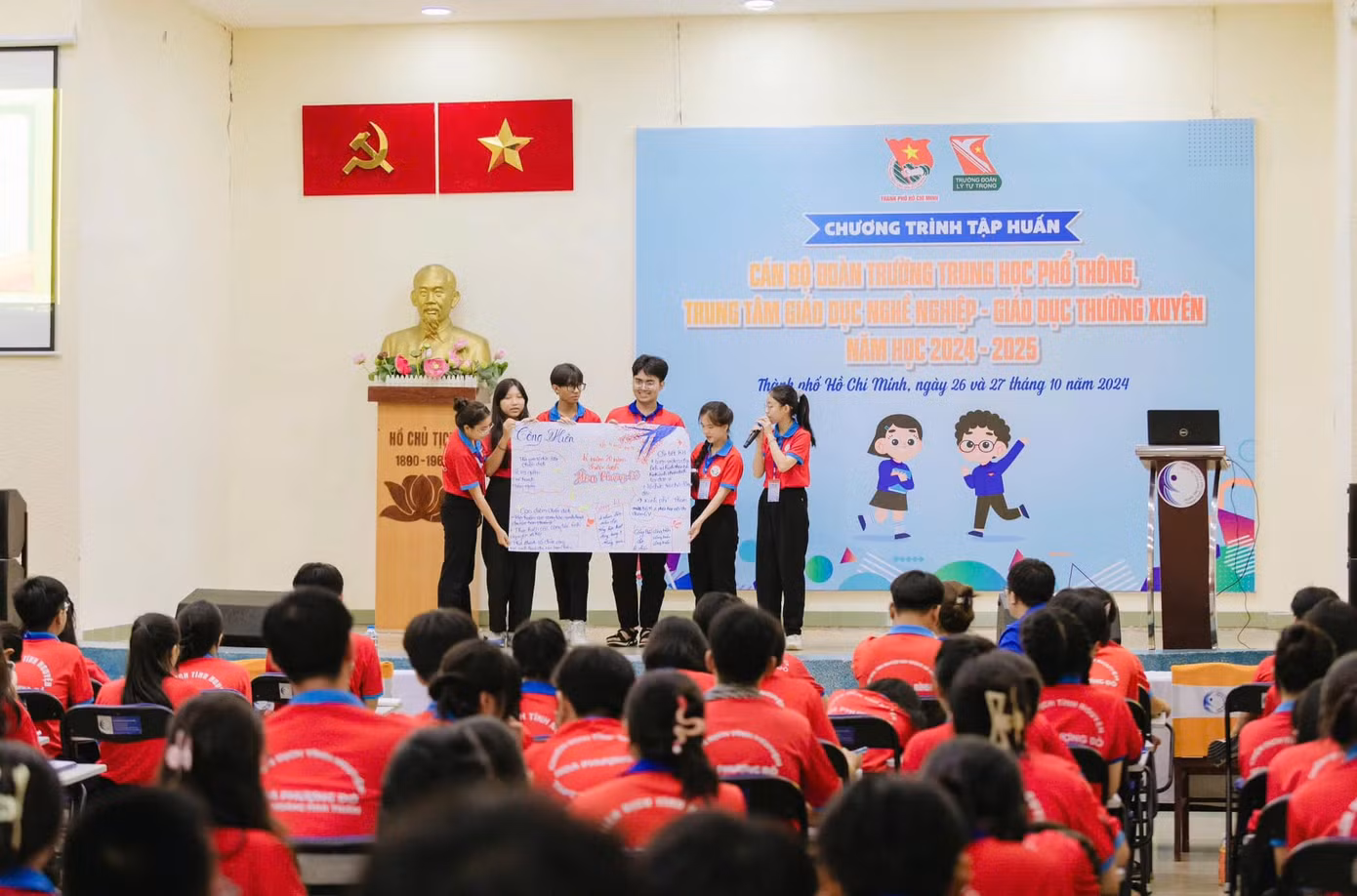 Đông đảo đoàn viên tham gia chương trình tập huấn cán bộ Đoàn học sinh THPT, Trung tâm Giáo dục nghề nghiệp - Giáo dục thường xuyên, năm học 2024 - 2025.
