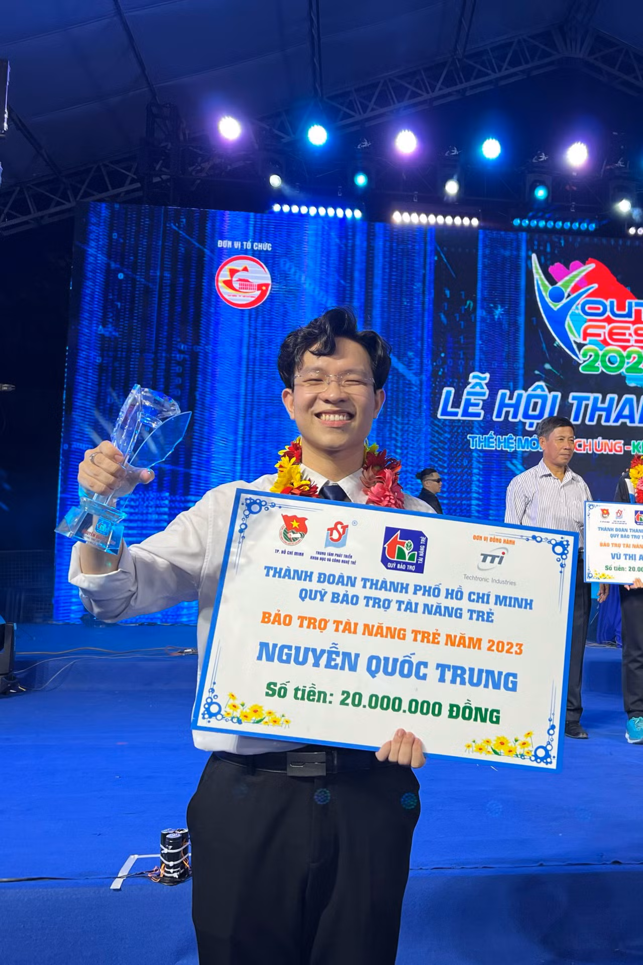 Nguyễn Quốc Trung là 1 trong 10 tài năng trẻ của TP. HCM được bảo trợ năm 2023. Nguyễn Quốc Trung là 1 trong 10 tài năng trẻ của TP. HCM được bảo trợ năm 2023.