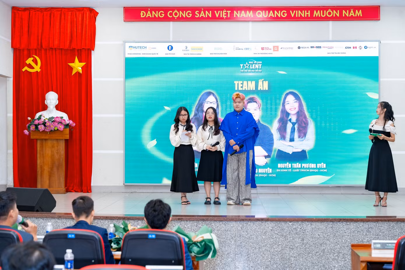 Cuộc thi là sân chơi tập hợp những mảnh ghép là những bạn trẻ cùng đam mê về khởi nghiệp kinh doanh, phát triển năng lực Marketing của mình. Cuộc thi là sân chơi tập hợp những mảnh ghép là những bạn trẻ cùng đam mê về khởi nghiệp kinh doanh, phát triển năng lực Marketing của mình.