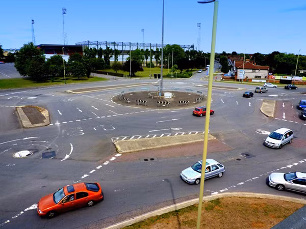 Magic Roundabout cuối cùng giải quyết vấn đề đi lại tại nút giao thông đông đúc nhất thành phố một cách hữu hiệu khi vào giờ cao điểm, nó vẫn không hề bị ùn tắc. 40 năm qua, Magic Roundabout vẫn hoạt động và hiệu quả như trước, bất chấp lưu lượng xe cộ ngày càng tăng