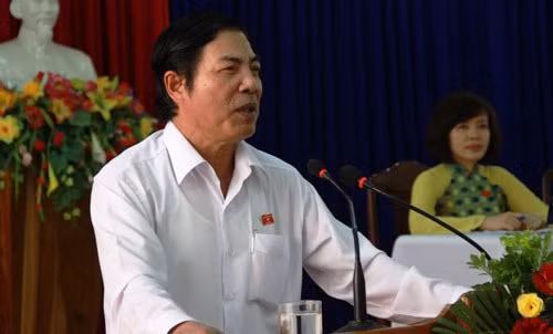 Ông Thanh dặn dò cử tri: “Bà con thấy gì thiệt bức xúc cứ điện thoại cho tui