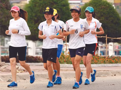 Sự góp mặt của 5 cô gái Thái tại Hà Tiên thể hiện rõ tinh thần vượt lên chính mình. Ảnh: Hồng Vĩnh
