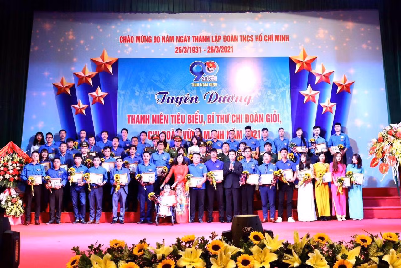 Trong nhiệm kỳ, đã thành lập 126 CLB Lý luận trẻ. Các cấp bộ đoàn tuyên dương 2.237 điển hình tiên tiến học tập và làm theo lời Bác.