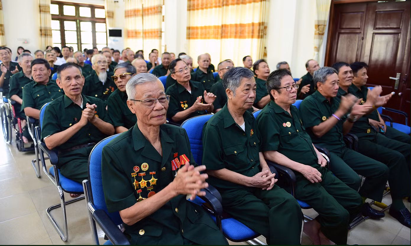 Thương bệnh binh, người có công đang điều trị tại trung tâm. Ảnh: Xuân Tùng