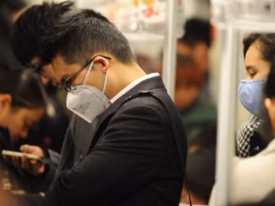 Trên tàu điện ngầm