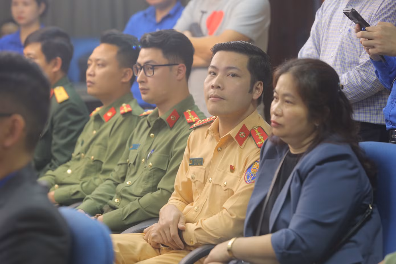 Mong bạn trẻ tiên phong trên tất cả các lĩnh vực, trên những mặt trận gian khó nhất ảnh 11
