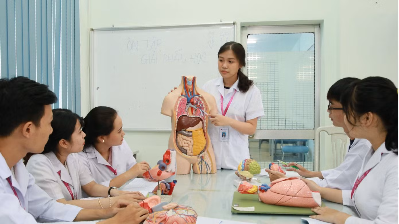 Khối ngành Sức khỏe “đua nhau” xét tuyển bổ sung ảnh 2