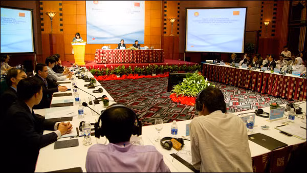 Hội thảo ASEAN – Trung Quốc với chủ đề “Tăng cường hợp tác ASEAN – Trung Quốc trong tìm kiếm và cứu hộ đối với người và tàu thuyền đi biển gặp nạn tại Biển Đông”. Ảnh: VOV 