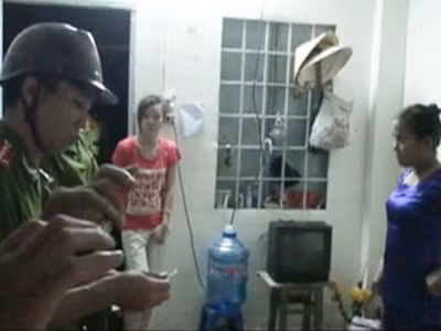 Công an phường Tân Phong kiểm tra hành chính nơi mẹ con Toan thuê trọ