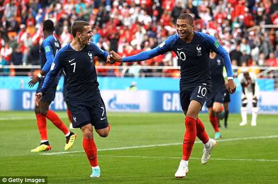Pháp vào vòng 1/8 World Cup nhờ bàn thắng lịch sử của Mbappe ảnh 5