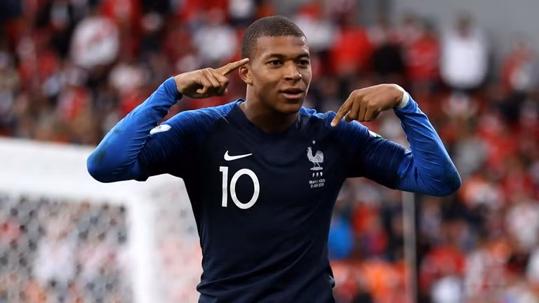 Pháp vào vòng 1/8 World Cup nhờ bàn thắng lịch sử của Mbappe ảnh 12