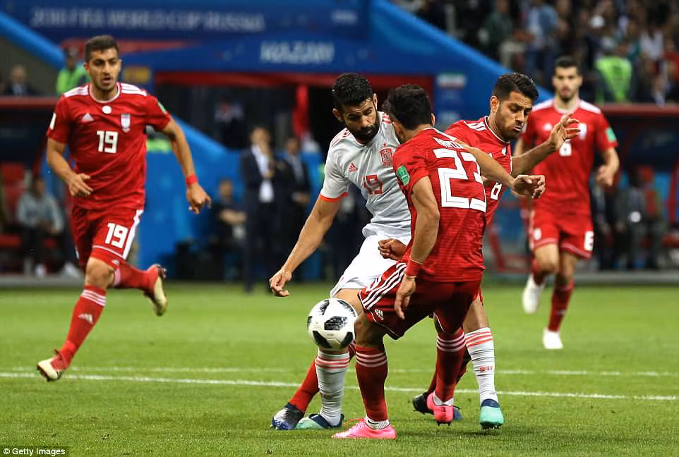Pháp vào vòng 1/8 World Cup nhờ bàn thắng lịch sử của Mbappe ảnh 28