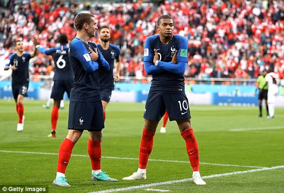 Pháp vào vòng 1/8 World Cup nhờ bàn thắng lịch sử của Mbappe ảnh 6