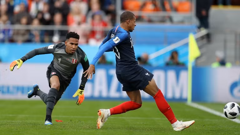 Pháp vào vòng 1/8 World Cup nhờ bàn thắng lịch sử của Mbappe ảnh 8