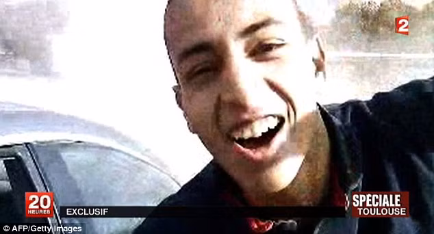 Mohammad Merah, 23 tuổi, nghi can vụ sát hại bảy người ở Pháp. Trong ảnh, Mohammad Merah trong một video mới được công bố 